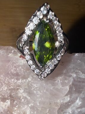 925 Silver Ring with Peridot Marquise Gem and Pavé Accents Sz7